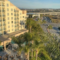 Foto diambil di Newport Beach Marriott Bayview oleh Sal3h pada 1/14/2024