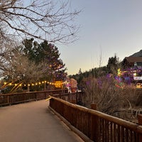 Foto diambil di Cheyenne Mountain Zoo oleh Mitchell S. pada 12/3/2021