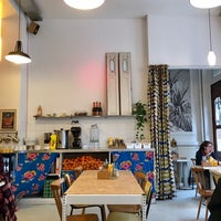 Photo taken at Yeti Cantine Moderne by Mely M. on 4/6/2019