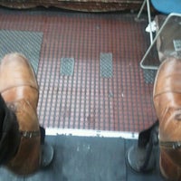 9/26/2011にJC M.がStar Shoe Repairで撮った写真