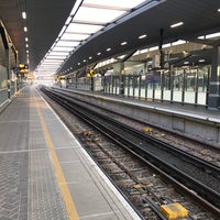 Photo taken at London Bridge Railway Station (LBG) by Ian M. on 4/8/2020