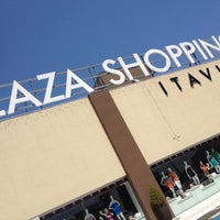 Снимок сделан в Plaza Shopping Itavuvu пользователем Cristiana M. 11/21/2012