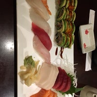 Foto tirada no(a) sushi d por Bethany C. em 11/14/2017