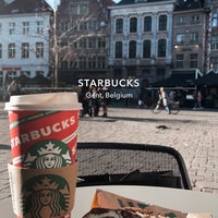 Foto tirada no(a) Starbucks por EB em 12/21/2021