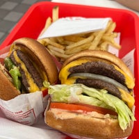 Photo taken at In-N-Out Burger by Jay O. on 7/2/2023