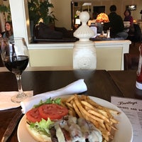 3/7/2017 tarihinde Meshi D.ziyaretçi tarafından Bentleys Restaurant'de çekilen fotoğraf