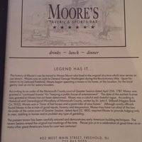 รูปภาพถ่ายที่ Moore&#39;s Tavern &amp; Sports Bar โดย Melanie M. เมื่อ 8/29/2016