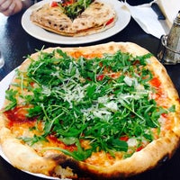 Photo taken at La Pizzeria Italian by Lucyan on 3/5/2017