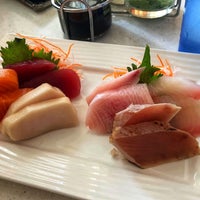 Foto diambil di Yo! Zushi Japanese Restaurant oleh Lucyan pada 11/2/2022