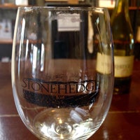 3/19/2017에 Lucyan님이 Stonehedge Winery Tasting Room에서 찍은 사진