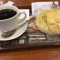 Photo taken at CAFÉ de CRIÉ by Yutaka M. on 10/22/2018