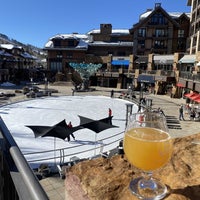 Photo taken at Vail Brewing Co. Vail Village by Chris J. on 12/11/2022