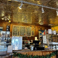 11/21/2022 tarihinde Shantanu A.ziyaretçi tarafından Shelburne Falls Coffee Roasters'de çekilen fotoğraf