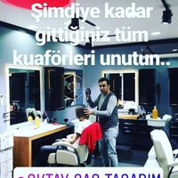 Photo taken at Türkiş Oktay Saç Tasarim by Oktay G. on 1/21/2018