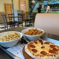 Foto tomada en Broccoli Pizza &amp; Pasta / مطعم بروكلي بيتزا وباستا  por M, el 10/7/2021