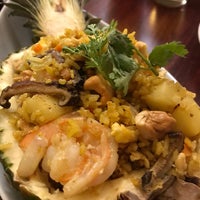 Снимок сделан в Bangkok Thai Restaurant пользователем Valentina B. 1/13/2019