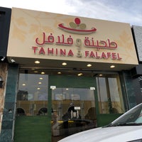 รูปภาพถ่ายที่ TAHINA AND FALAFEL โดย Manar A. เมื่อ 2/24/2019
