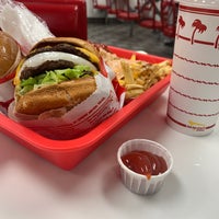 Photo taken at In-N-Out Burger by MOHAMED on 8/14/2022