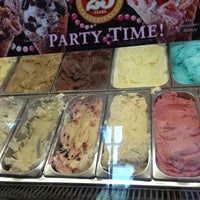 Photo taken at Cold Stone Creamery by Michelle Mae T. on 5/31/2013