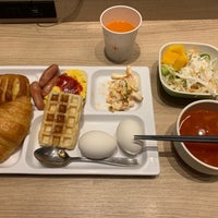 Photo taken at Comfort Hotel Tokyo Kanda by むさしのみかん m. on 7/15/2022
