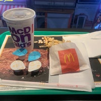 Photo taken at McDonald&#39;s by むさしのみかん m. on 4/13/2022