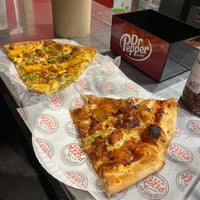 1/1/2020 tarihinde Shantanu M.ziyaretçi tarafından Crescent City Pizza Works'de çekilen fotoğraf