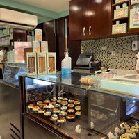 Foto scattata a NOLA Cupcakes da Lamia il 11/9/2021