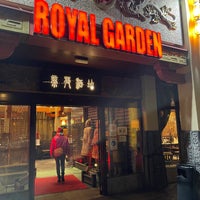 Foto diambil di China Restaurant Royal Garden oleh Thorsten D. pada 12/19/2021