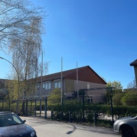 Photo taken at Gustav-Heinemann- Schule by Thorsten D. on 4/17/2022