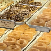 Photo taken at Krispy Kreme by Varipat on 3/20/2022