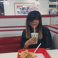 Photo taken at In-N-Out Burger by Anita V. on 3/17/2016