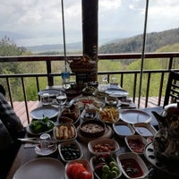 Foto tirada no(a) Saklı Vadi Kartepe por Nermin em 4/21/2019