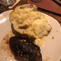 Photo taken at Outback Steakhouse by Channe K. on 11/28/2018