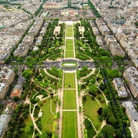 Parc Du Champ De Mars Tour Eiffel Parc Du Champ De Mars パリ Ile De France