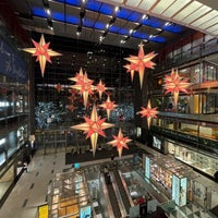Foto scattata a The Shops at Columbus Circle da HK 🫁 il 11/27/2022