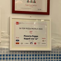 Photo prise au Pizzeria da peppe Napoli Sta&amp;#39;ca par HK 🫁 le11/19/2023