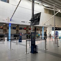 Foto tirada no(a) Southampton Airport (SOU) por Dr S. em 3/22/2022