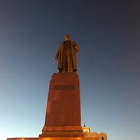 Photo taken at Памятник В.И. Ленину by Luis Arturo S. on 6/29/2018
