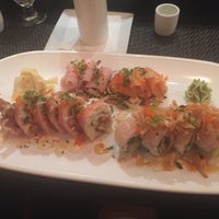Снимок сделан в Pisces Sushi Global Bistro пользователем Buck B. 5/3/2016