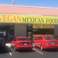รูปภาพถ่ายที่ Pancho&amp;#39;s Vegan Tacos โดย Tamara E. เมื่อ 7/28/2017