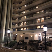 รูปภาพถ่ายที่ Embassy Suites by Hilton โดย جبر 🇸🇦🇺🇸🇪🇬 เมื่อ 8/19/2019