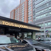 Photo taken at Tous les Jours by 千尋 前. on 9/5/2021