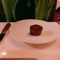 Photo taken at Benny’s Chop House by 千尋 前. on 6/28/2019