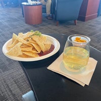 Photo taken at American Airlines Admirals Club by 千尋 前. on 9/1/2022