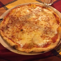 Photo taken at Pizzeria Disco Volante by Erdal ⚓️ on 12/11/2014