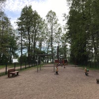 Photo taken at Leikkipaikka Hiidenkiukaanpuisto by Markus Y. on 5/28/2017