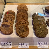 7/17/2022 tarihinde Eva W.ziyaretçi tarafından Best Damn Cookies'de çekilen fotoğraf
