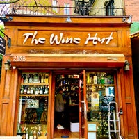 Foto tirada no(a) The Wine Hut por Eva W. em 4/23/2022