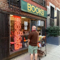 Foto scattata a Mercer Street Books da Eva W. il 9/11/2020