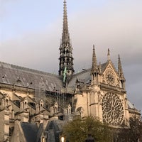 12/3/2018 tarihinde Lucille B.ziyaretçi tarafından Notre Dame Katedrali'de çekilen fotoğraf